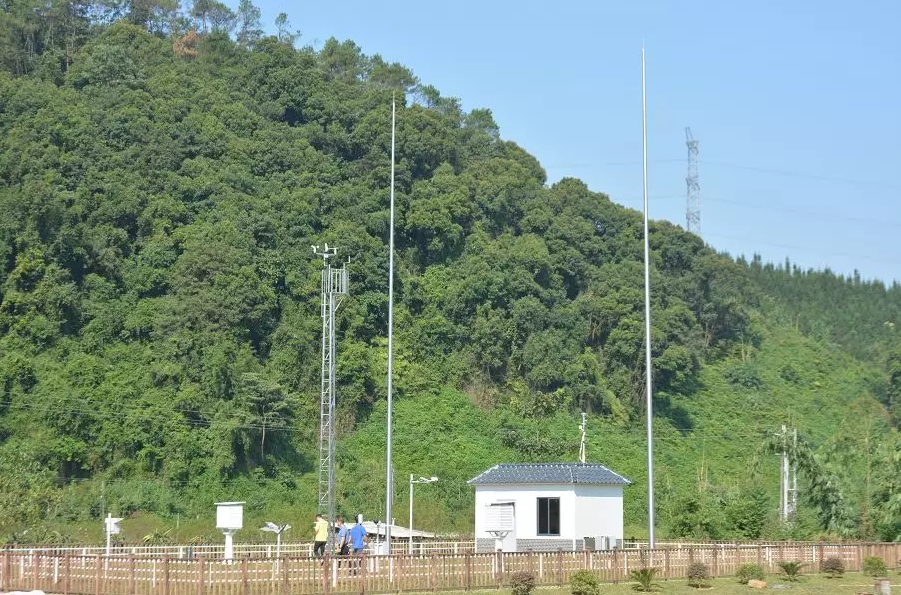 连樟村生态气象观测站和生态环境监测站现场.jpg