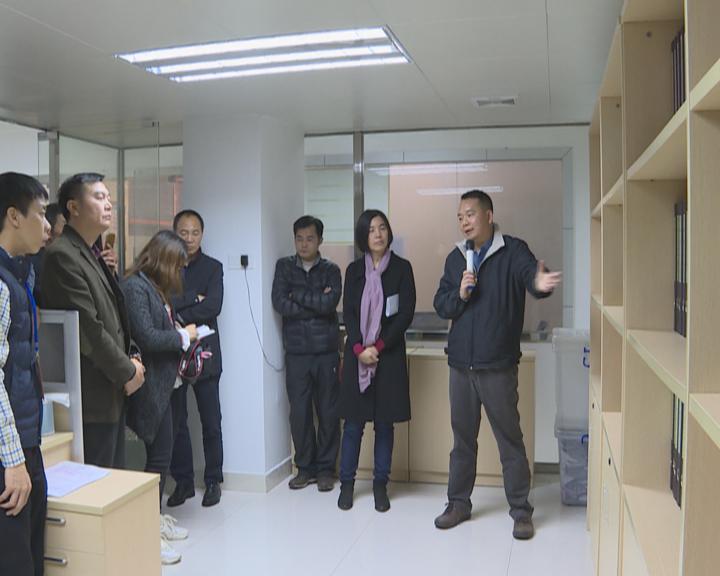 我镇开展农贸市场食品安全快检工作现场考评.jpg