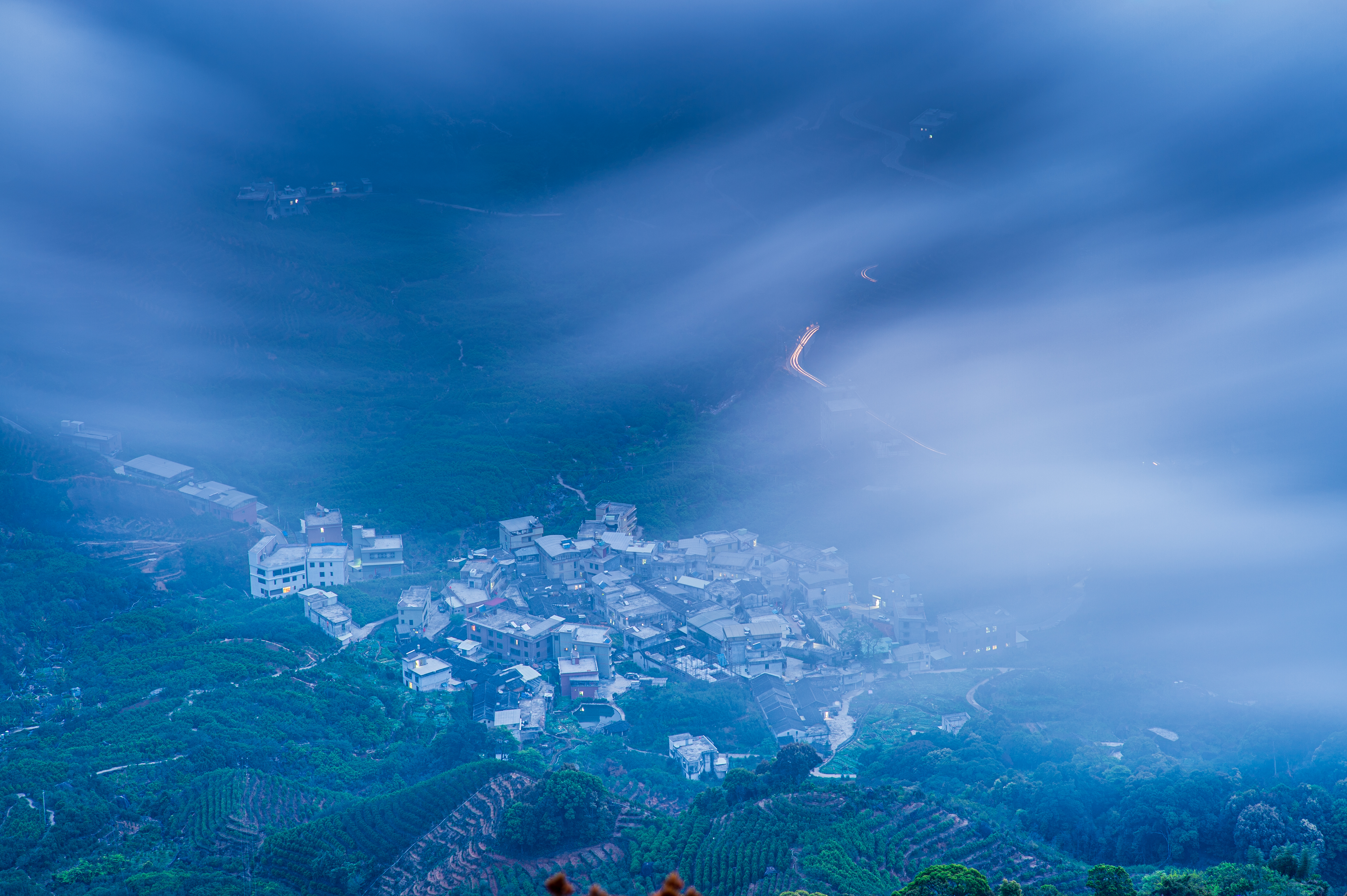 陈文歆《乌岽村清晨》.jpg
