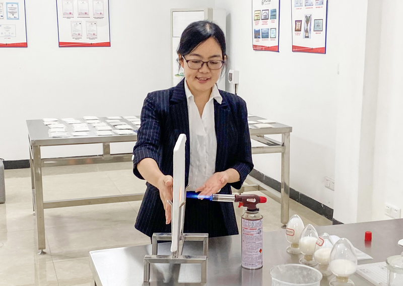 张秋华带领企业研发团队攻克了气凝胶材料产业化的关键技术，让气凝胶实现产业化生产及工业应用。