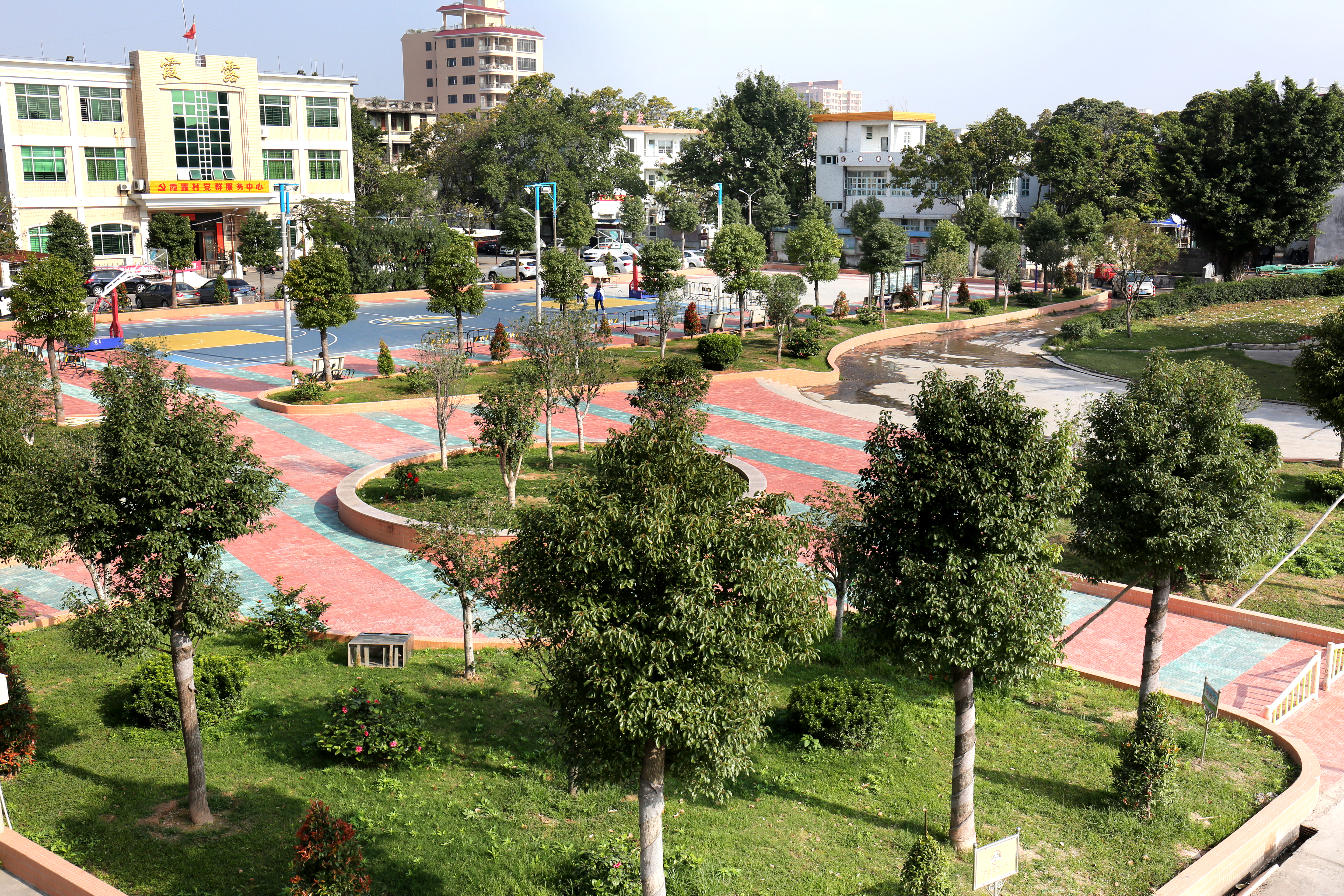霞露村.JPG