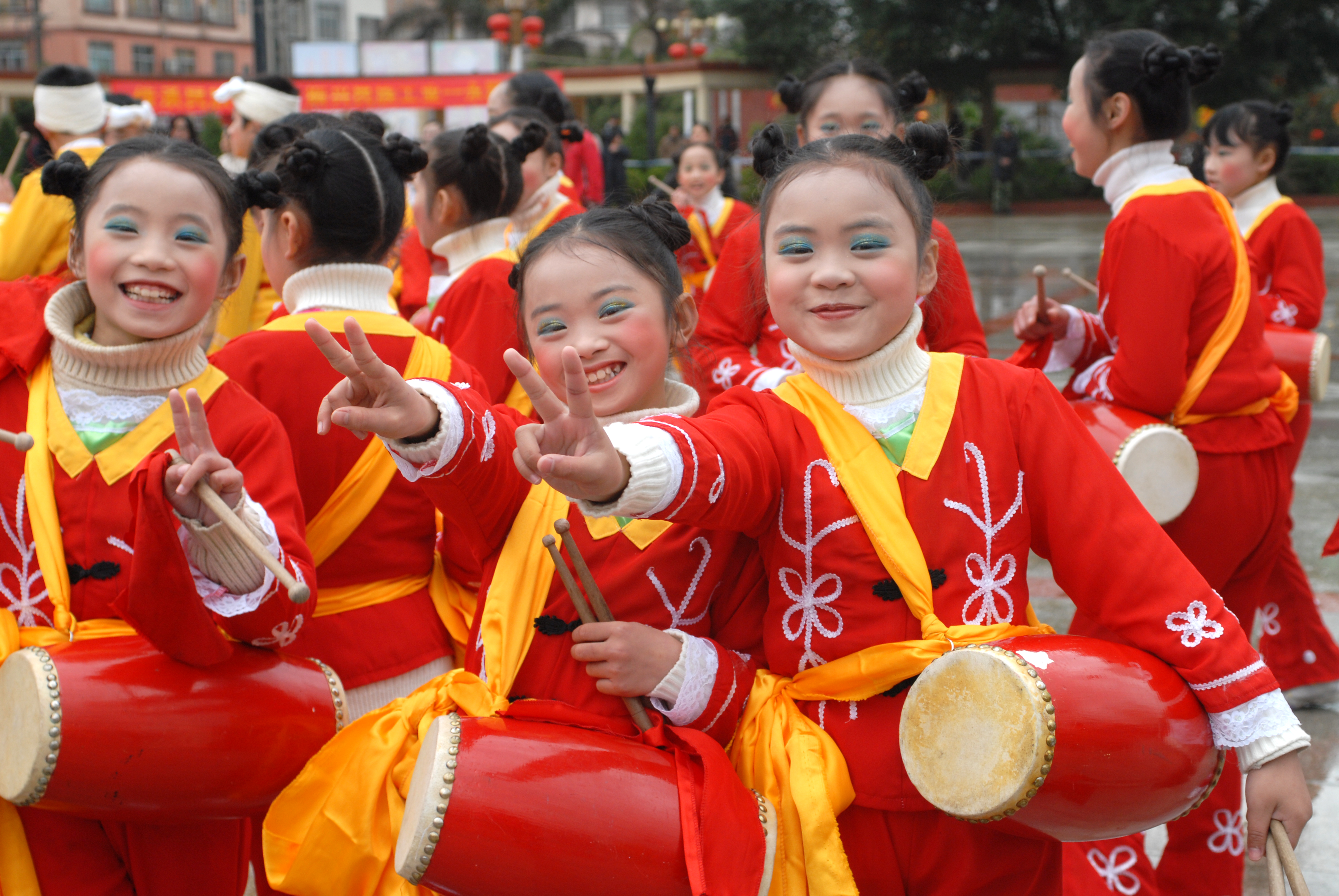 广东市廉江市黄英-欢乐.JPG