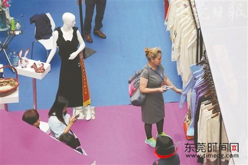 ■图为一年一度的中国(大朗)国际毛织产品交易会盛况.jpg