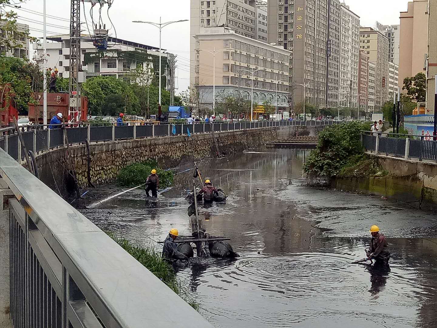 全镇十条河涌清疏工程铺开 水质逐步好转.jpg